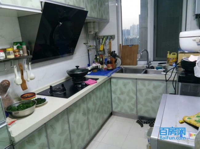 37中后电梯高层 精装三室 中央空调 全屋地暖